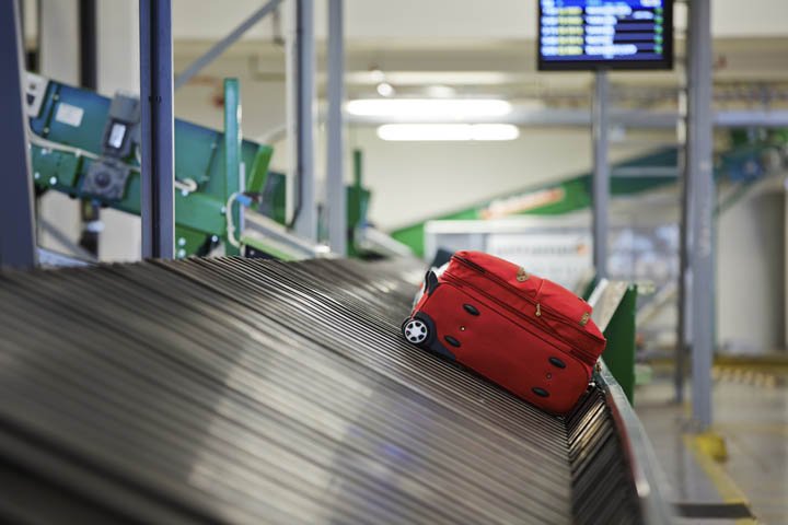maleta en el aeropuerto