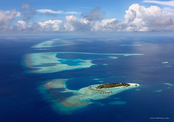 islote con resort en las maldivas