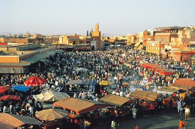 Plaza jemaa el fna en marruecos