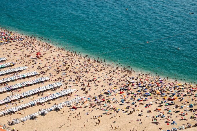 playa de nazaré en portugal
