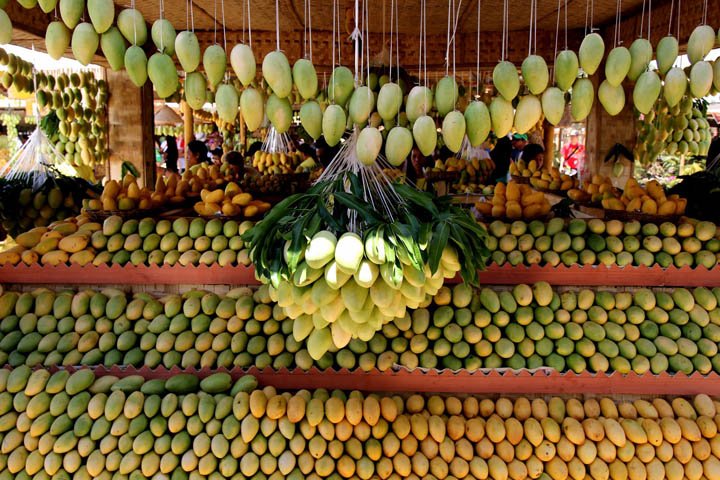 Puesto de mangos en filipinas