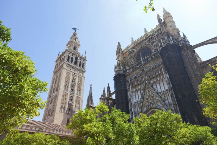 Catedral de Sevilla y torre de la giralda