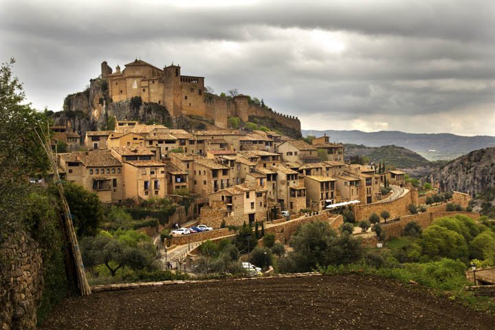 Alquézar mittelalterliches Dorf in Aragon