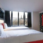 Getaway 3 Edinburgh nights from only 113 € including round trip flights downtown hotel