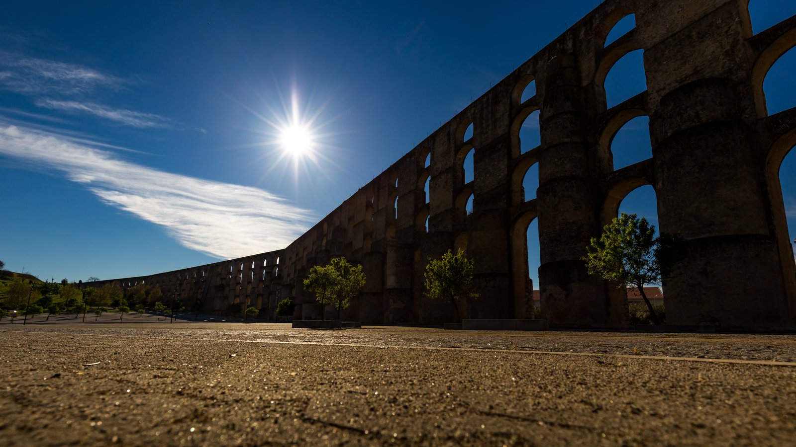 Acueducto de Elvas en el Alentejo, Португалия