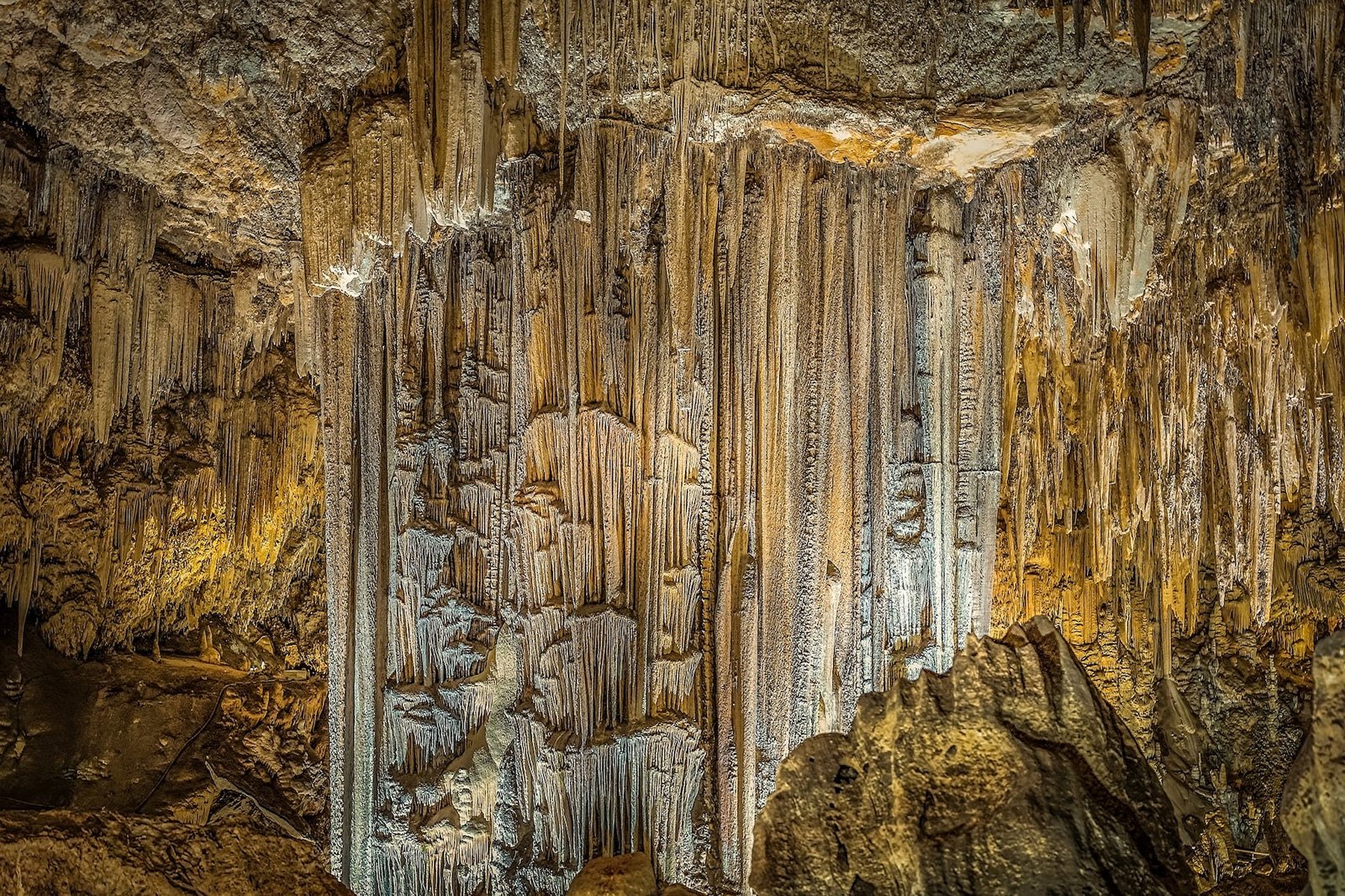 Las Cuevas de Nerja son uno de los lugares clave que visitar en un viaje a la provincia de Málaga